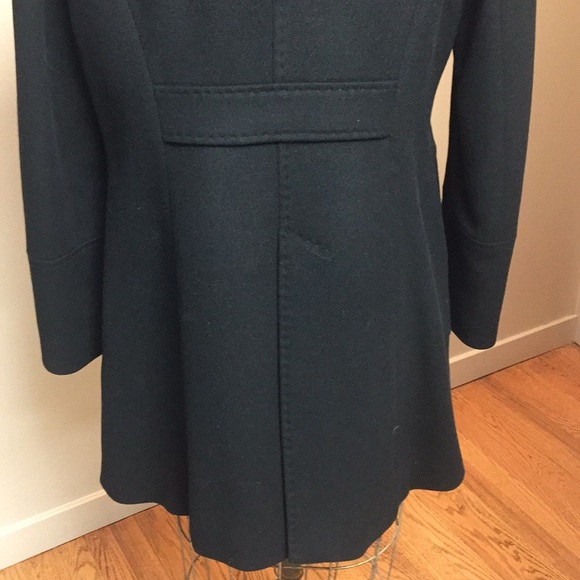Eli’s Tahari coat - Picture 6 of 8